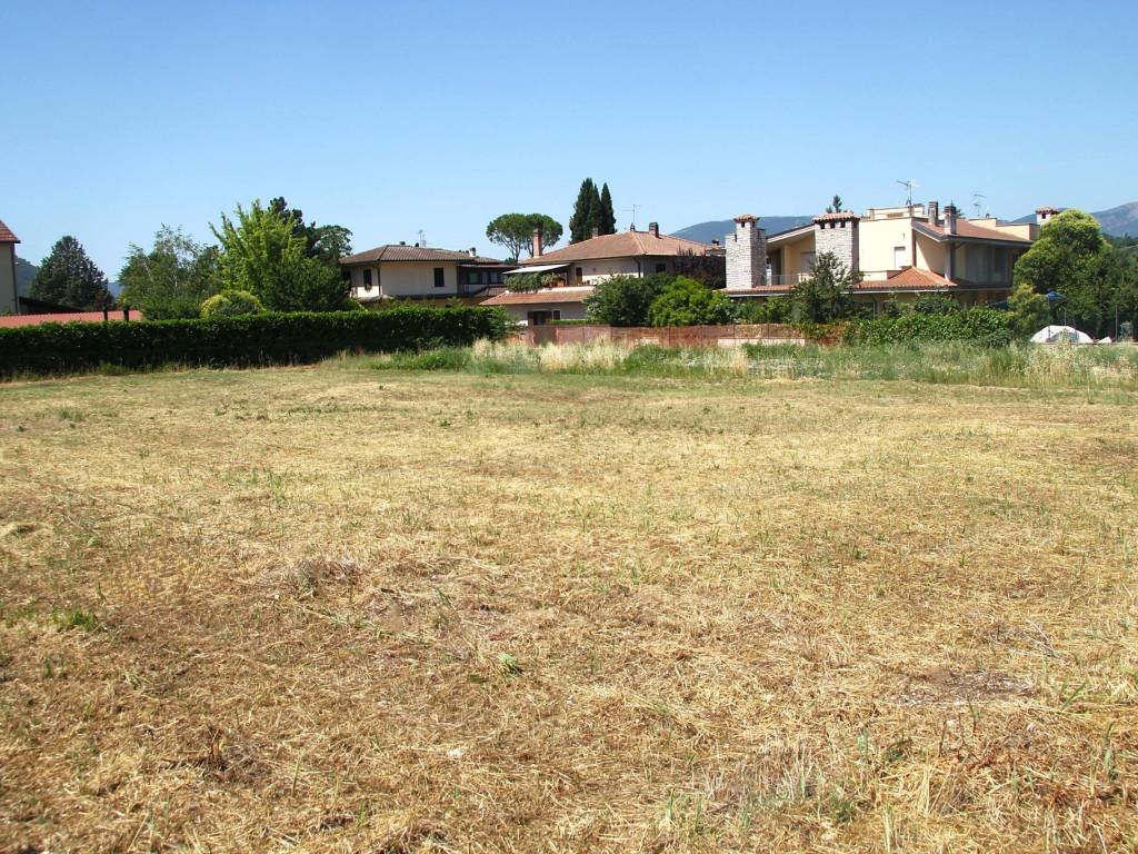 Terreno a Spoleto in Via Enrico Mattei - Foto 3