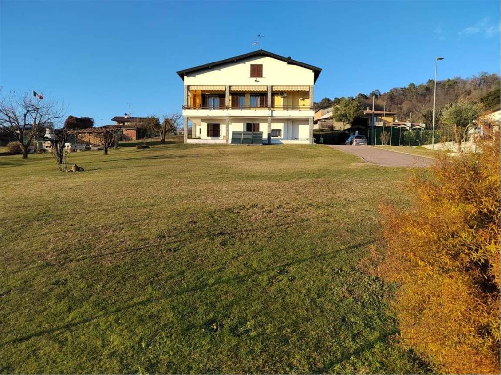 Villa a Bizzarone - Foto 2