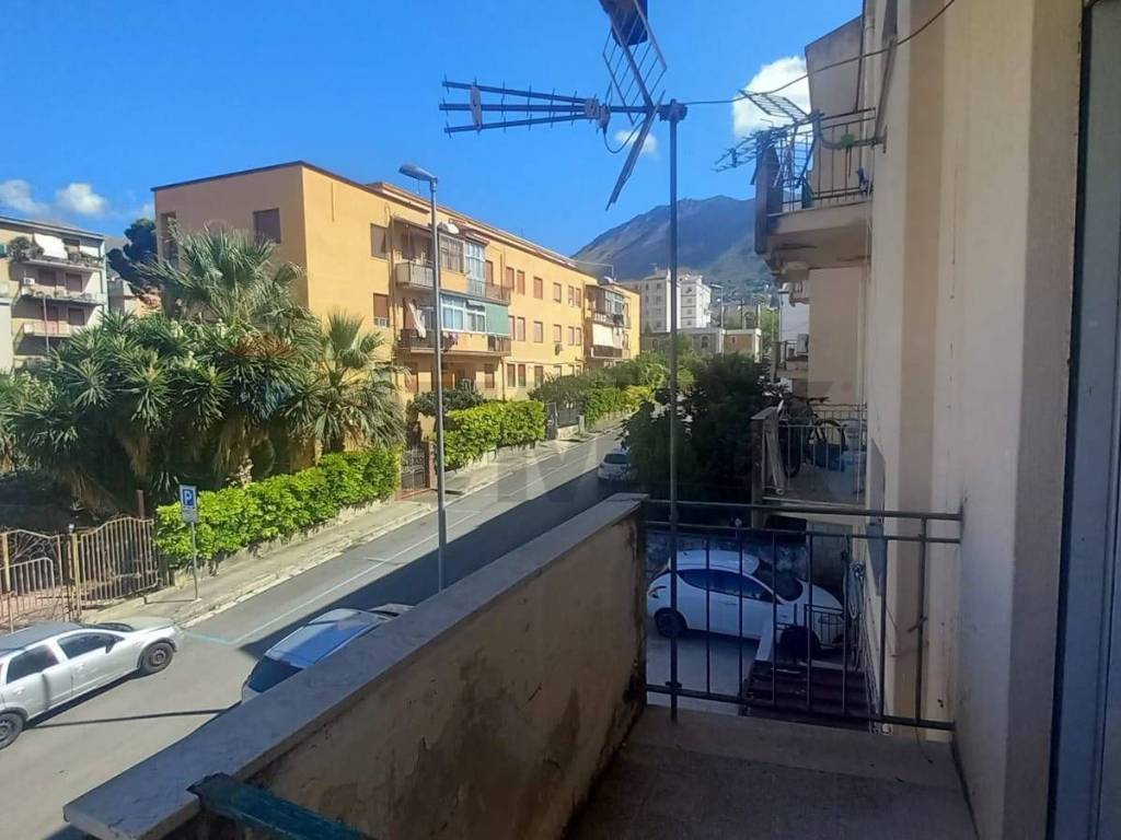 Appartamento a Carini in via Basilicata - Foto 2