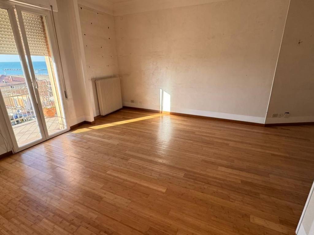 Appartamento a Rimini in viale amos burnazzi - Foto 4