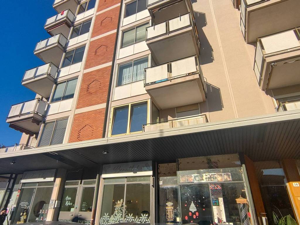 Appartamento a Carugo in Via Luigi Cadorna, 38 - Foto 2