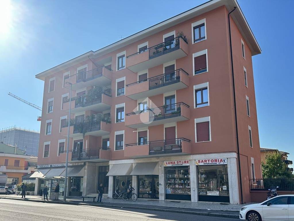 Appartamento a Verona in Via trento, 11 - Foto 2