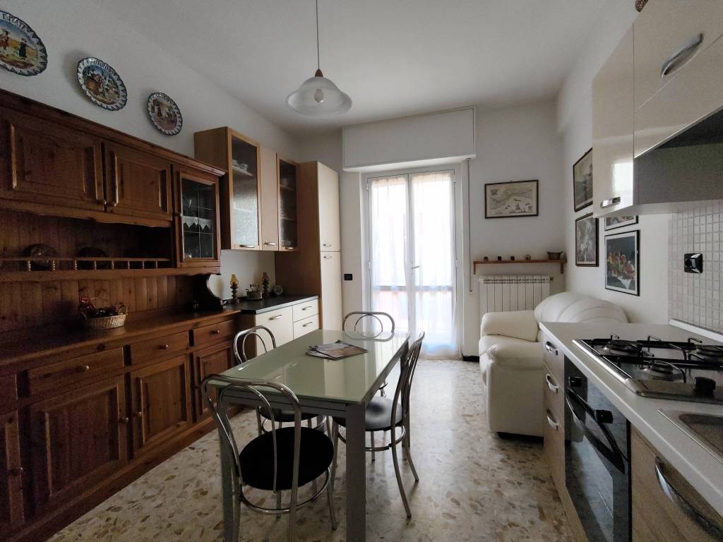 Appartamento a Finale ligure in Via Domenico Brunenghi - Foto 3