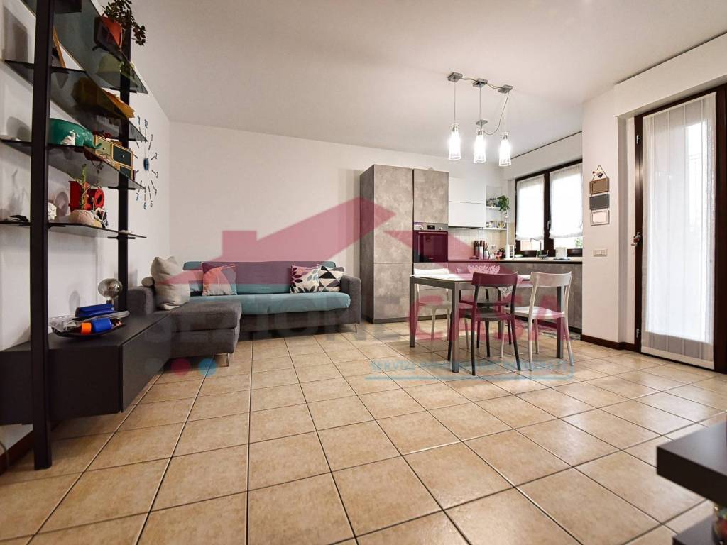 Appartamento a Saronno in Via Palmiro Togliatti, 20 - Foto 2