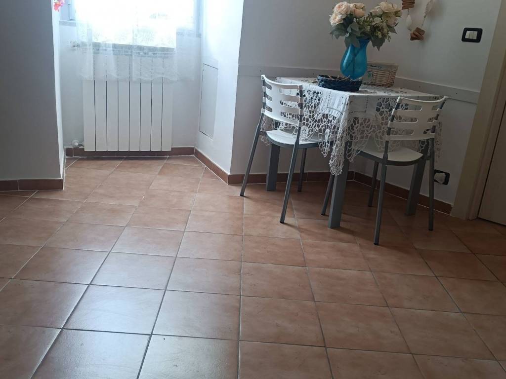 Appartamento a Vado ligure in VIA QUEIROLO - Foto 2