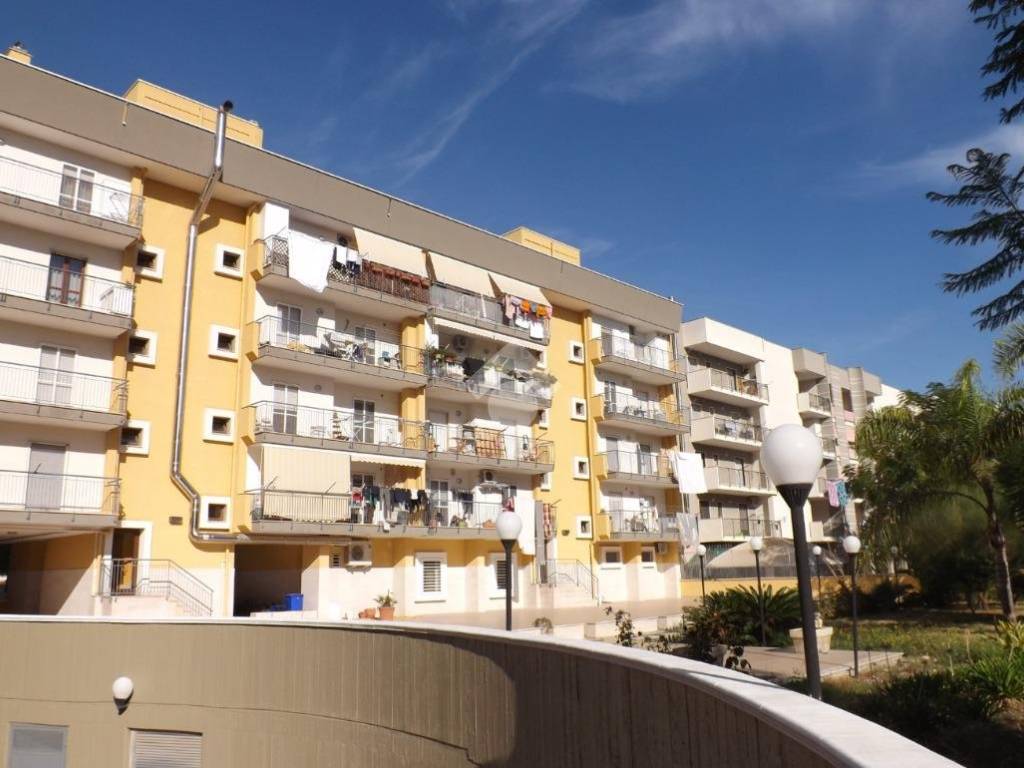 Appartamento a Bisceglie in Via alceo dossena, 11 - Foto 2