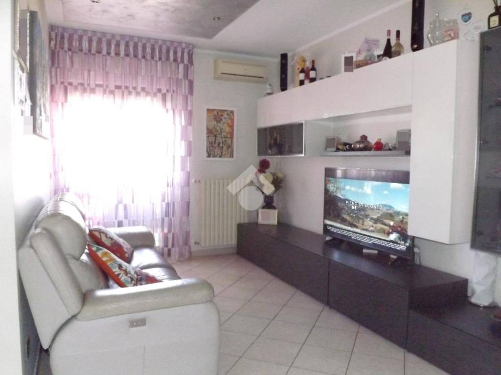 Appartamento a Bisceglie in Via alceo dossena, 11 - Foto 4