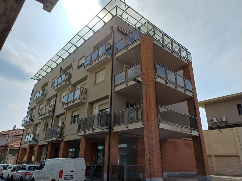 Appartamento a Ciriè in Via F.lli Remmert, 18 - Foto 2
