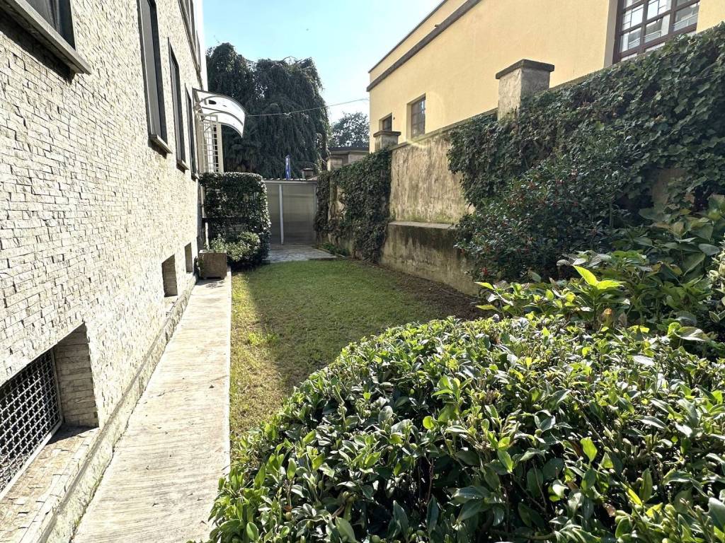 Appartamento a Saronno in Via Giacomo Leopardi, 15 - Foto 5