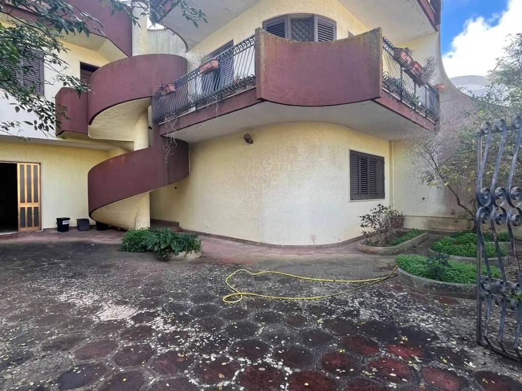 Villa a Corigliano d'otranto in Via Trieste, 77 - Foto 2