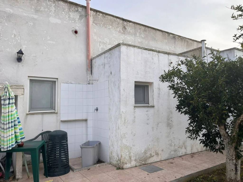 Villa a Cutrofiano in 36M3+Jr S.N.C. - Foto 4