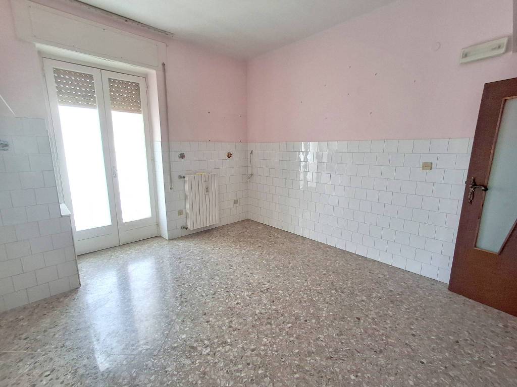 Appartamento a Noci in Via Alessandro Manzoni, 48 - Foto 2