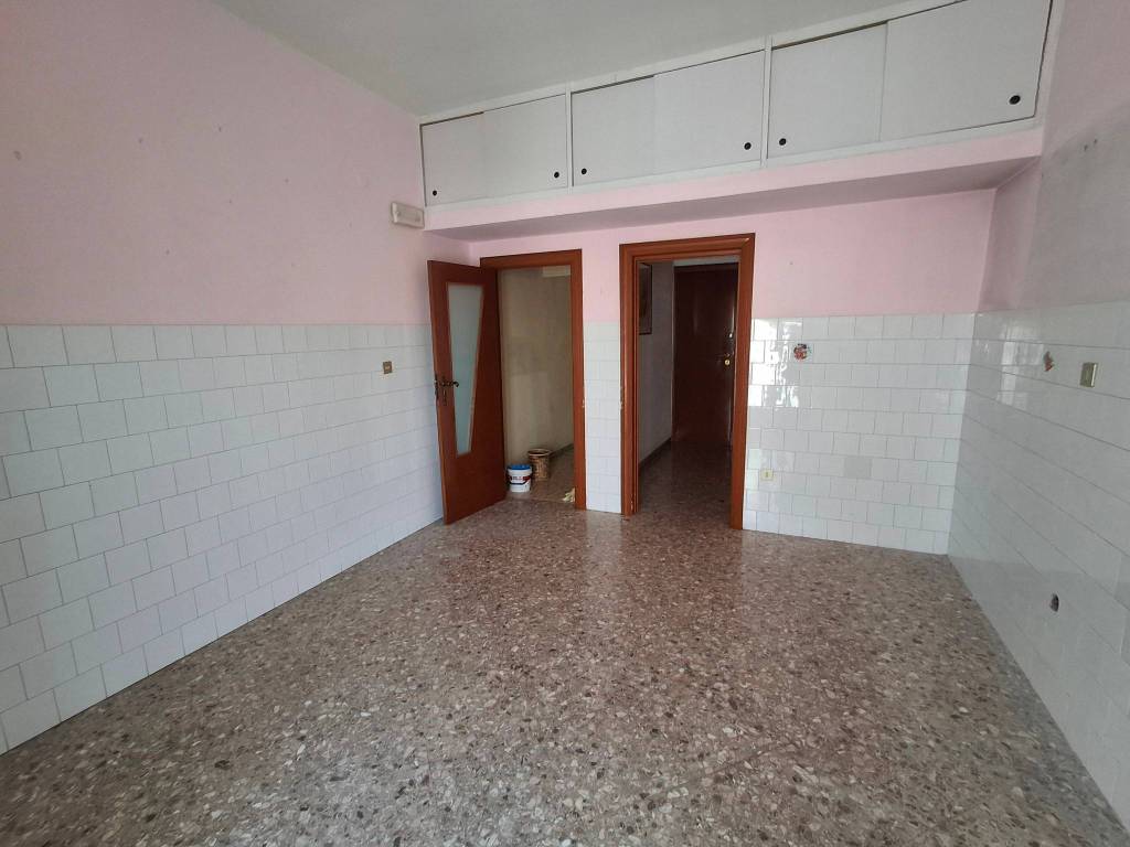 Appartamento a Noci in Via Alessandro Manzoni, 48 - Foto 4