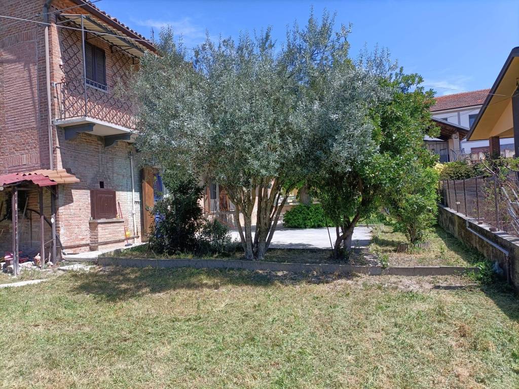 Villa a Castagnole delle lanze in Via 4 Novembre, 19 - Foto 3