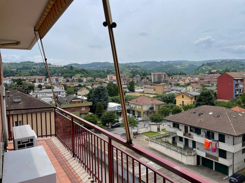 Appartamento a Canelli in Viale Indipendenza, 73 - Foto 2