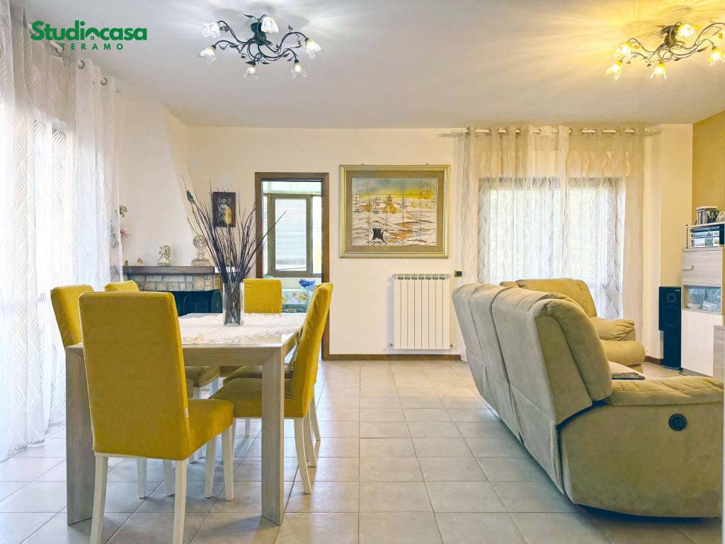 Appartamento a Teramo in Via Berardo Polidori - Foto 2