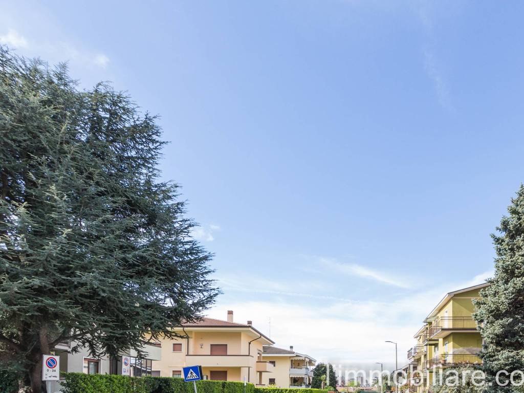 Appartamento a Verona in Via Giovanni Battista Cavalcaselle, 33 - Foto 2