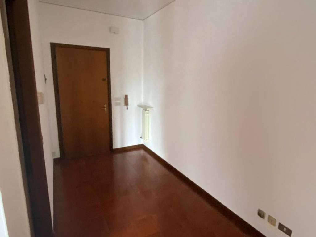 Appartamento a Verona in Via Pietro Sgulmero, 37 - Foto 3