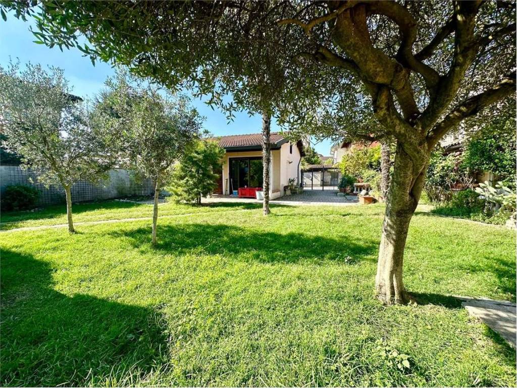 Casa indipendente a Borgolavezzaro in Via Garibaldi - Foto 4