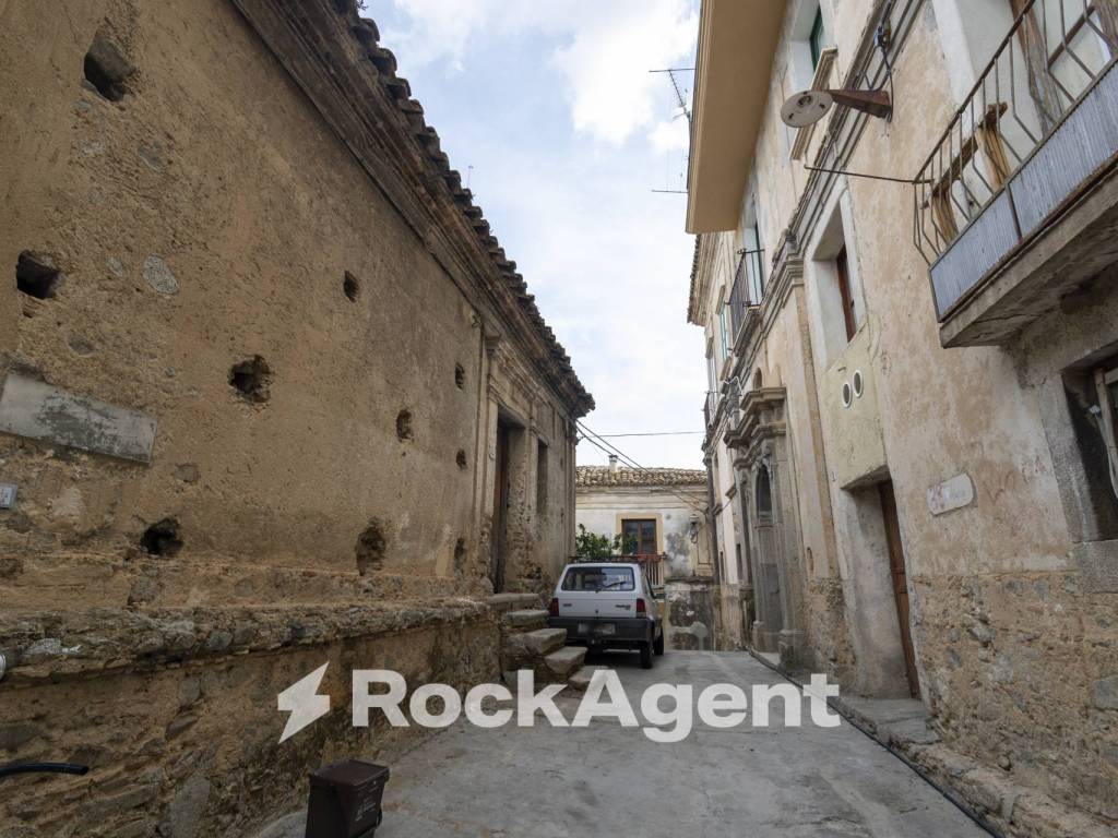 Rustico / casale a Badolato in VIA FIORENTINO 1 - Foto 2