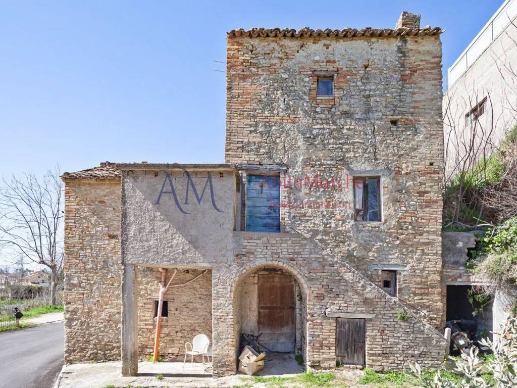 Villa a Montefiore dell'aso in Via Gentile Da Montefiore, 104 - Foto 2