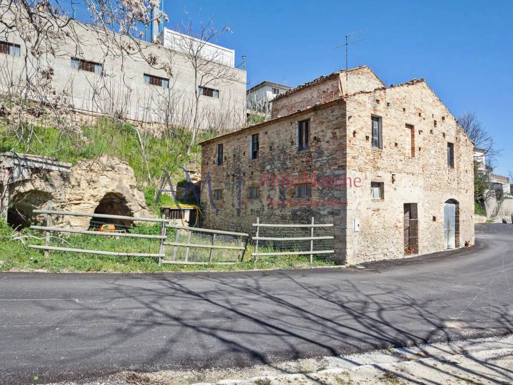 Villa a Montefiore dell'aso in Via Gentile Da Montefiore, 104 - Foto 4