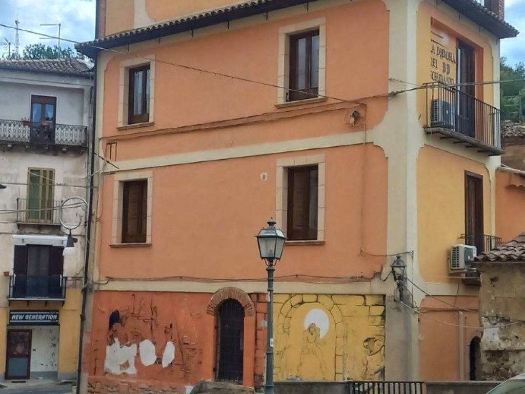 Palazzo / stabile a Cosenza in Via Portapiana, 18 - Foto 2