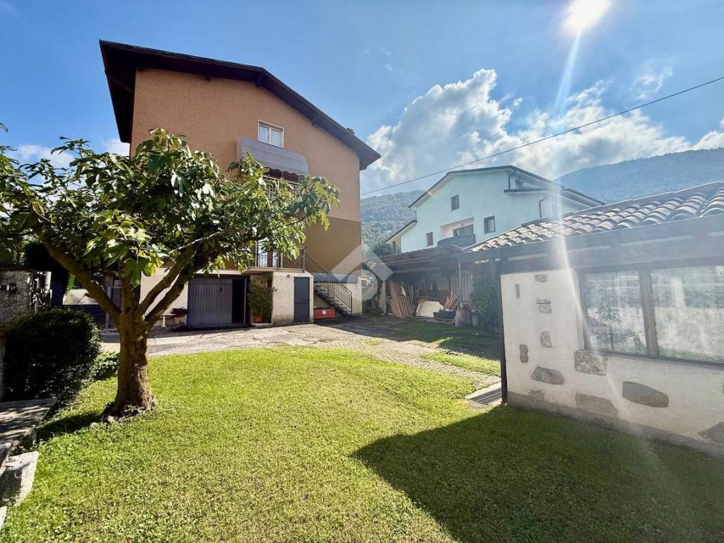Villa a Pian camuno in Via Agostino Gemelli, 14 - Foto 2