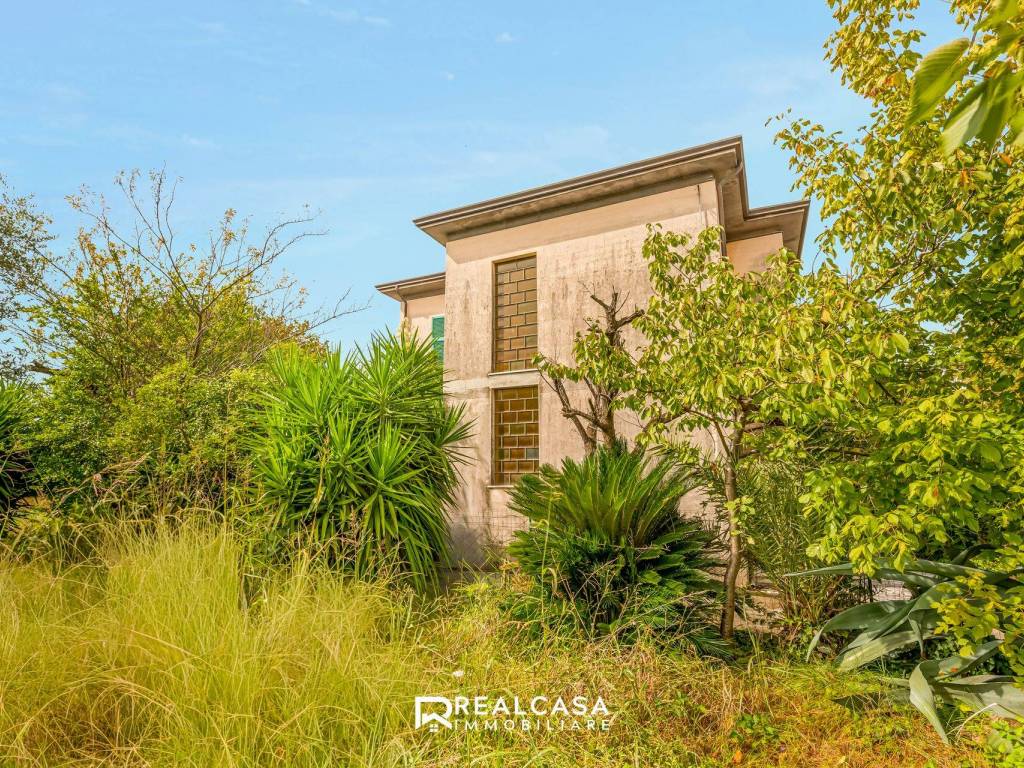Villa a Castelnuovo magra in Via della Pace - Foto 2