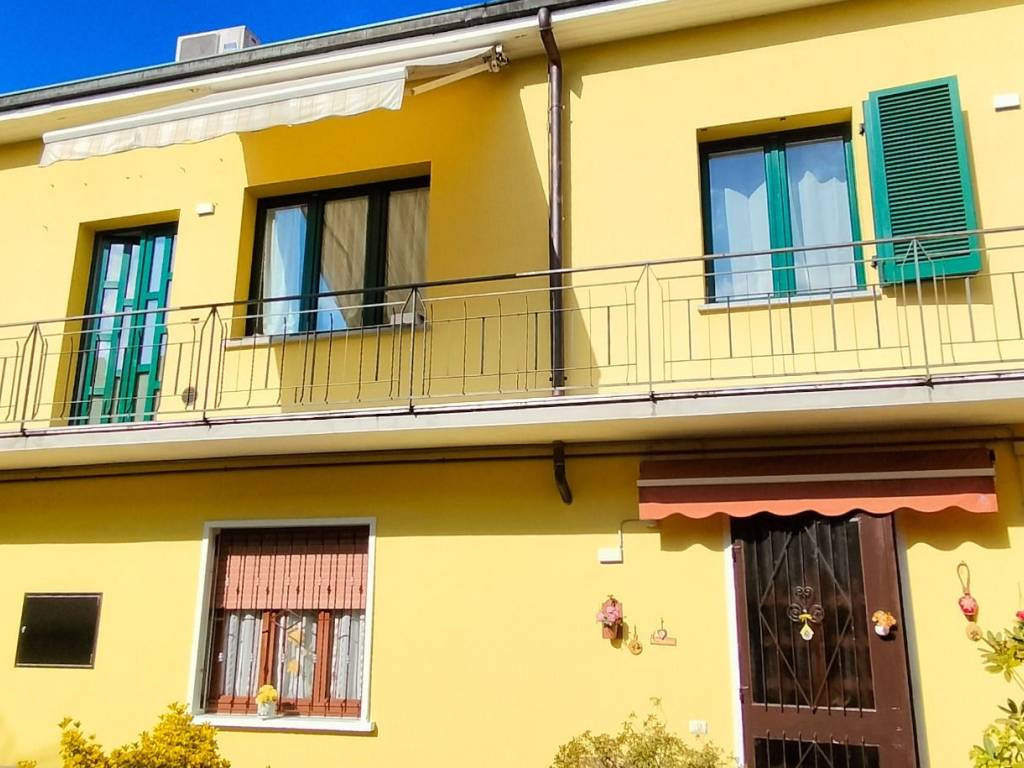 Appartamento a Cavaria con premezzo in Piazza Papa Giovanni XXIII - Foto 2