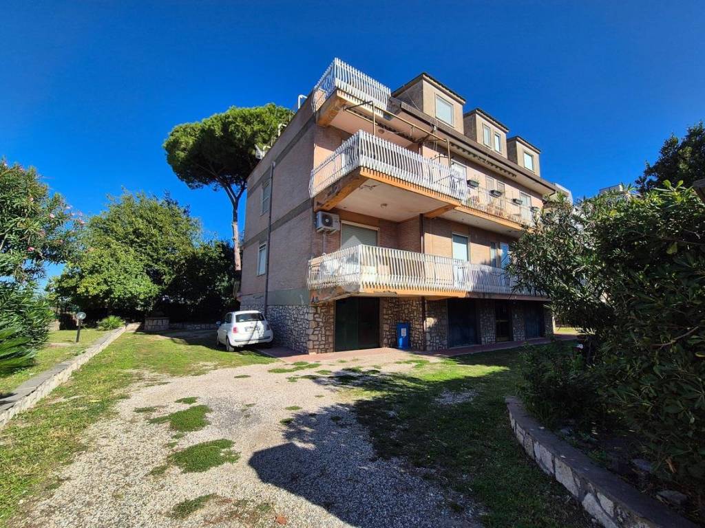 Appartamento a Tarquinia in Via Martano, 6 - Foto 2