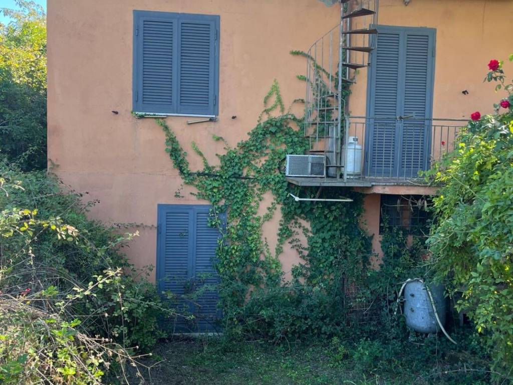 Casa indipendente a Lanuvio in Via Nettunense, 156 - Foto 2
