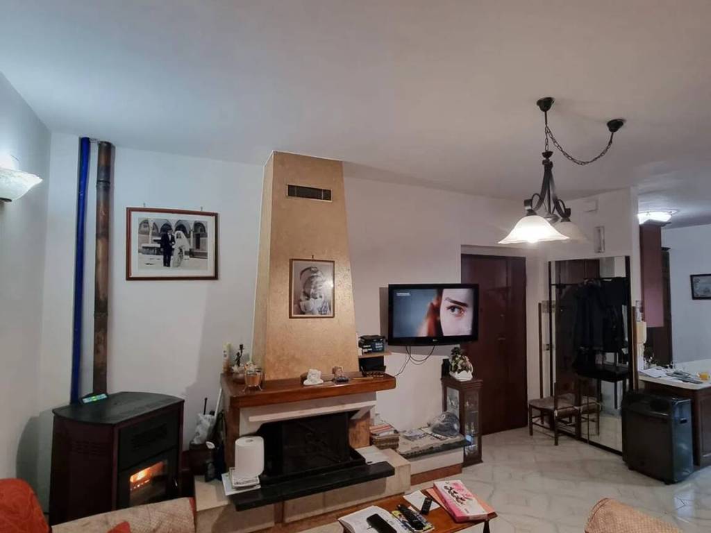 Appartamento a Campagna in Via Normanni - Foto 2