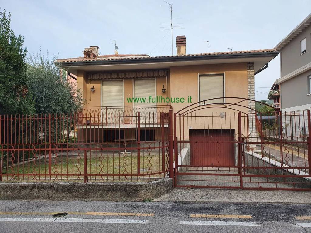 Villa a Bardolino in Via C. Colombo - Foto 3