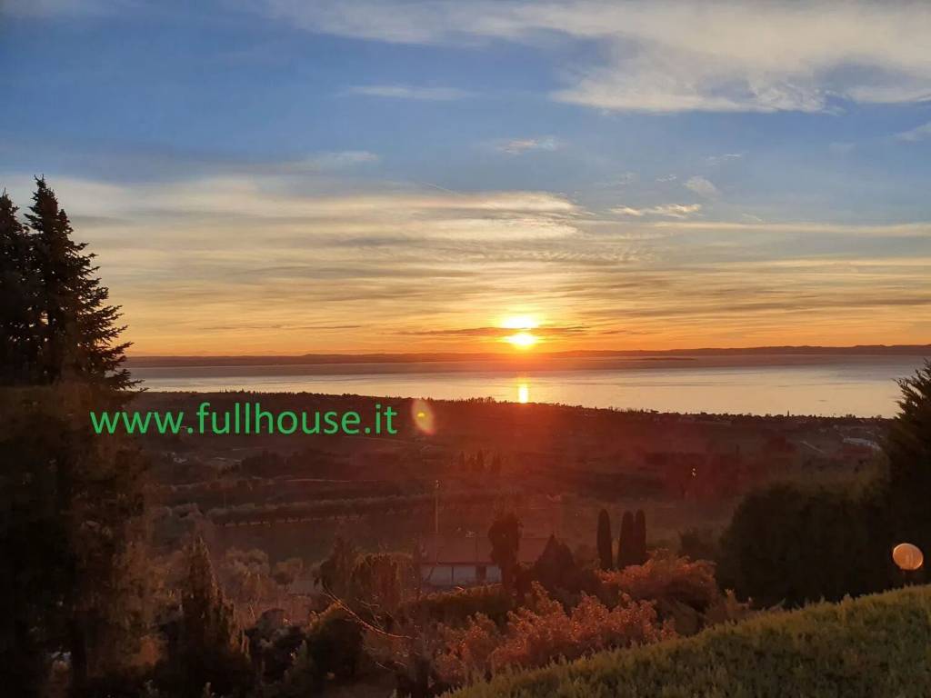 Villa a Cavaion veronese in Via Vittorio Veneto No Number - Foto 4