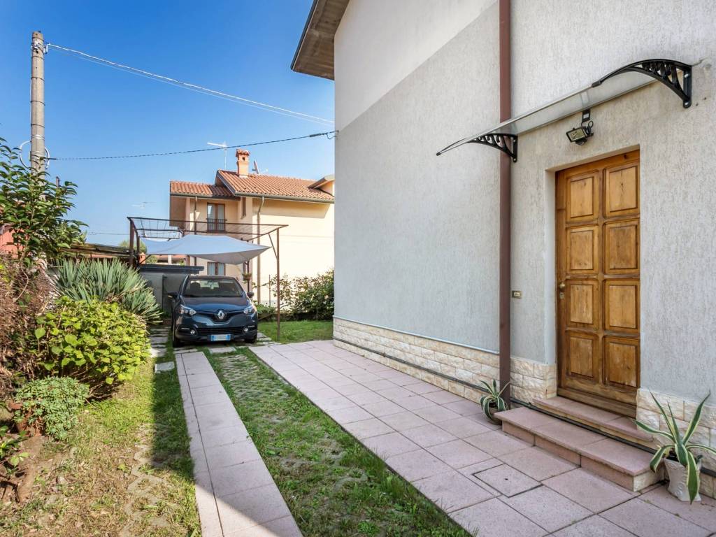 Appartamento a Capriate san gervasio in Via Santa Caterina, 4 - Foto 2