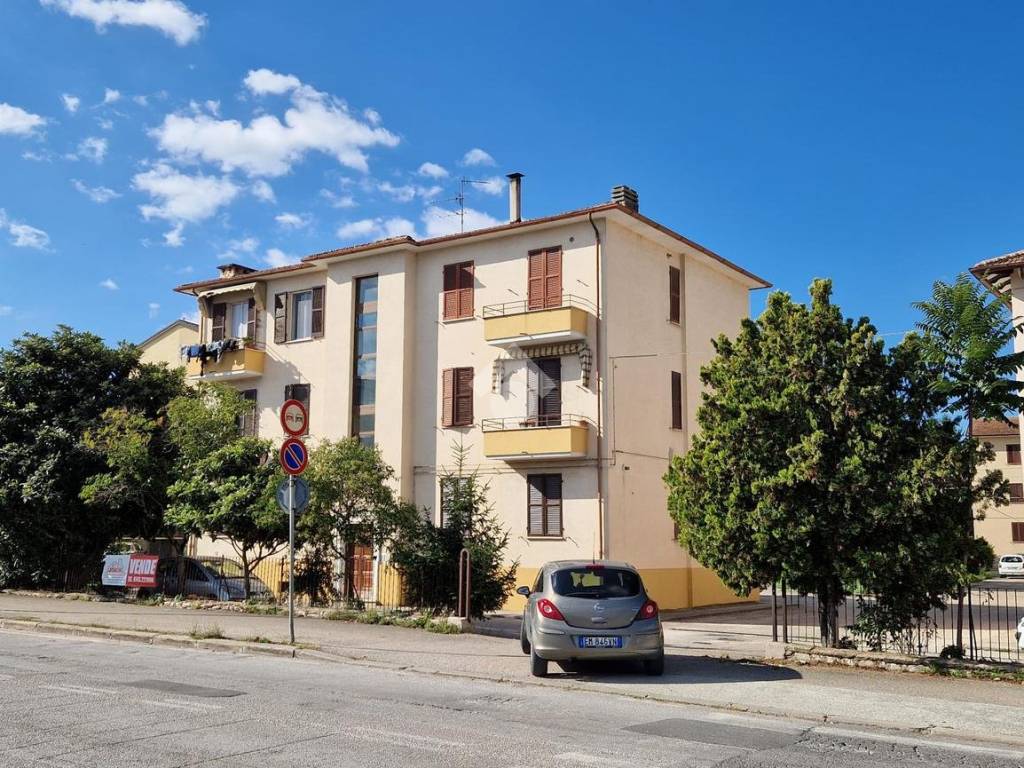 Appartamento a Spoleto in Viale Guglielmo Marconi, 343 - Foto 2