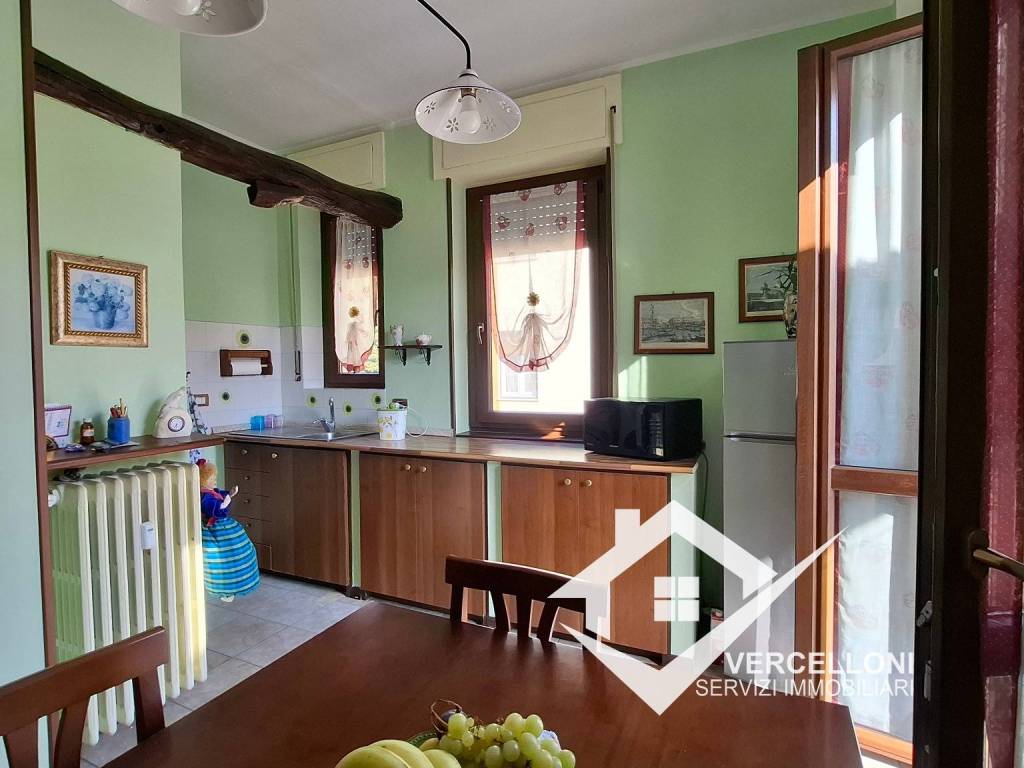 Appartamento a Novara in Via Ermanno Lazzarino - Foto 2