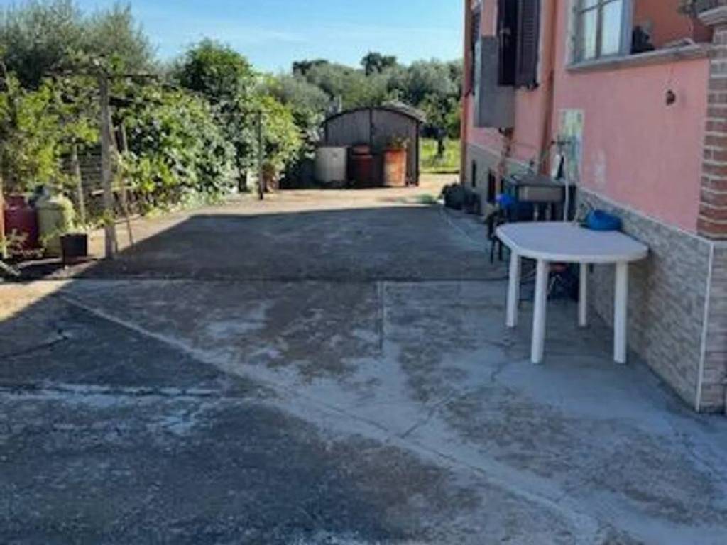 Villa a Cisterna di latina in Via Cesare Ottaviano Augusto, 3 - Foto 3