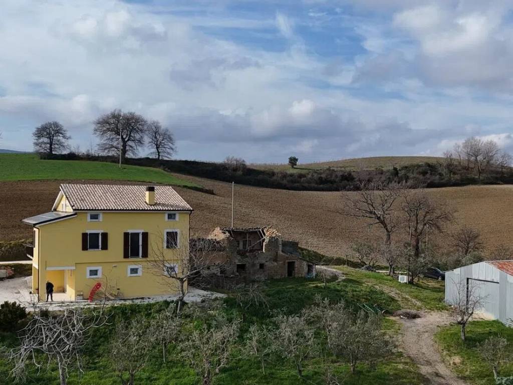 Villa a San severino marche in Via Parolito S.N.C. - Foto 3