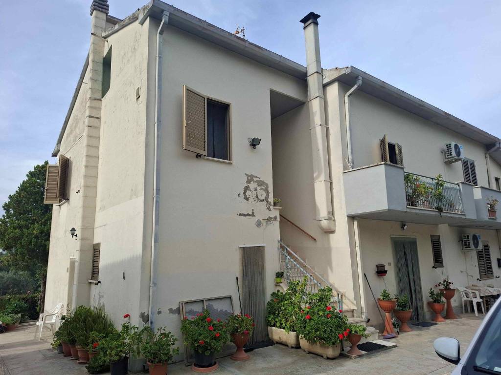 Casa indipendente a Alba adriatica in Via del Vecchio Forte, 47 - Foto 2