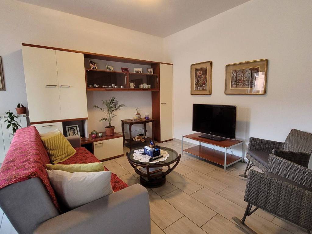 Appartamento a Varallo pombia in Via Circonvallazione - Foto 2