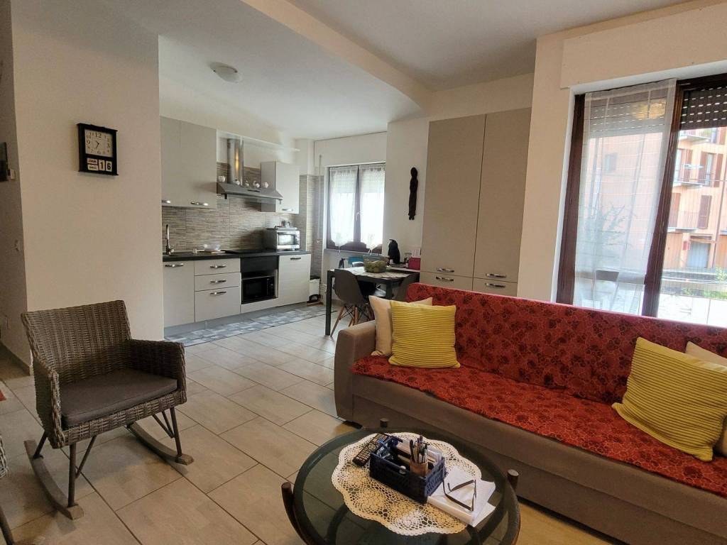 Appartamento a Varallo pombia in Via Circonvallazione - Foto 3