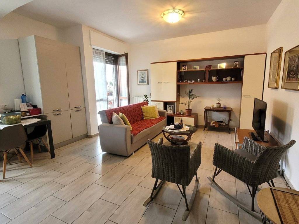 Appartamento a Varallo pombia in Via Circonvallazione - Foto 5