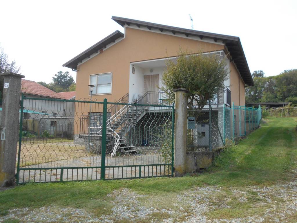 Villa a Moncrivello in Via Maglione, 25 - Foto 2