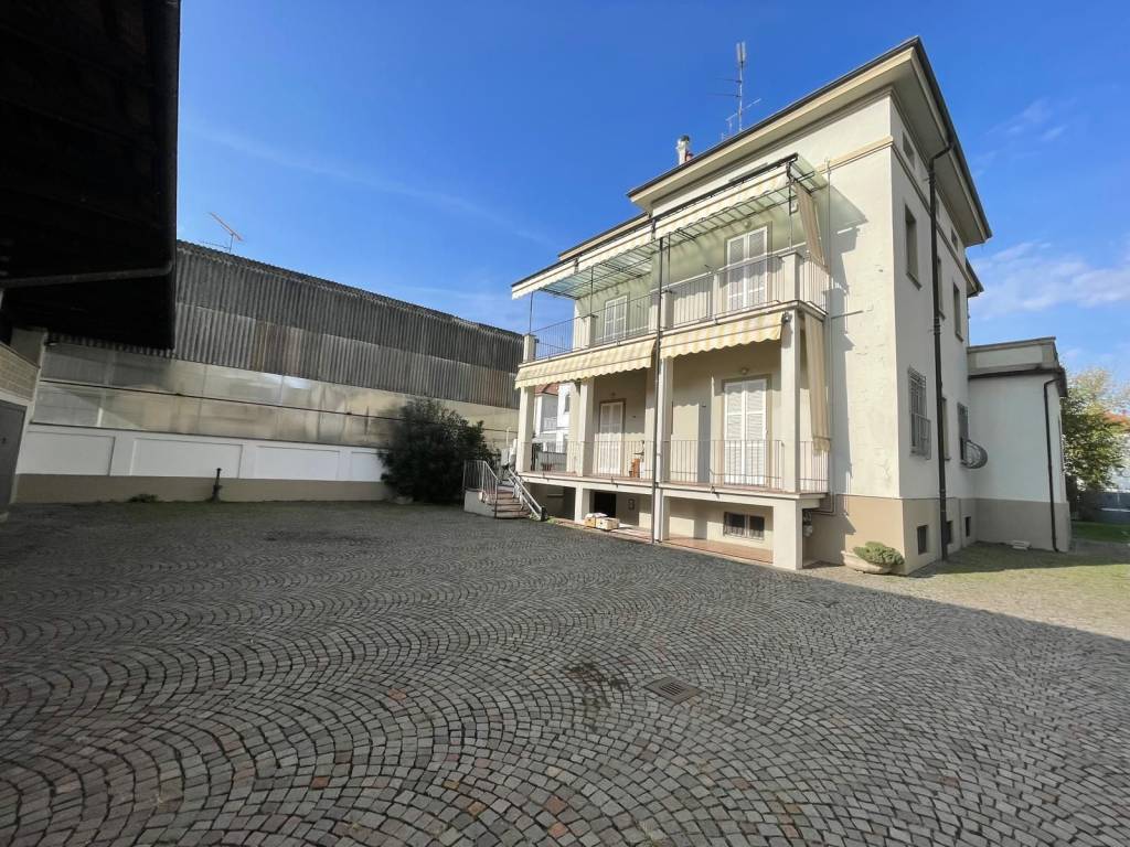 Villa a Vercelli in Corso Alessandro Salamano, 27 - Foto 3