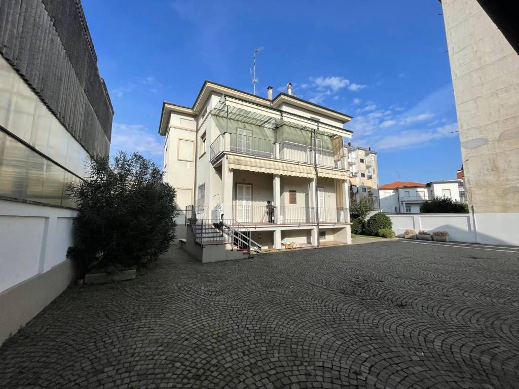 Villa a Vercelli in Corso Alessandro Salamano, 27 - Foto 4