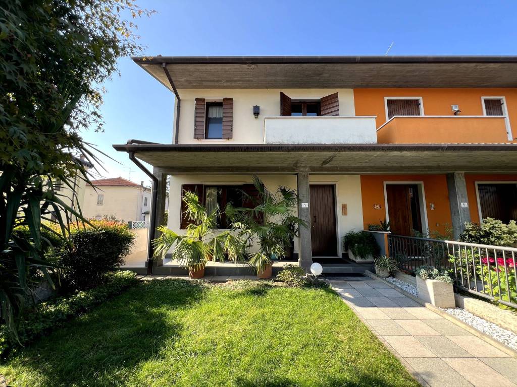 Villetta a schiera a Verona in Via Contarina, 1 - Foto 2