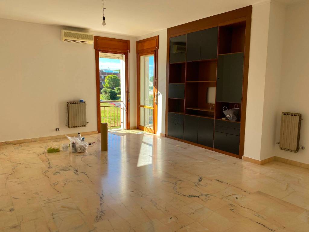 Appartamento a Livorno in Via Dino Provenzal - Foto 4