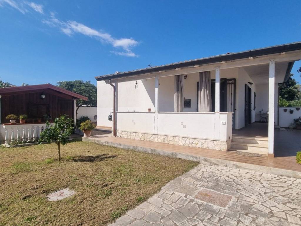 Villa a San felice circeo in Via Monte Circeo - Foto 2